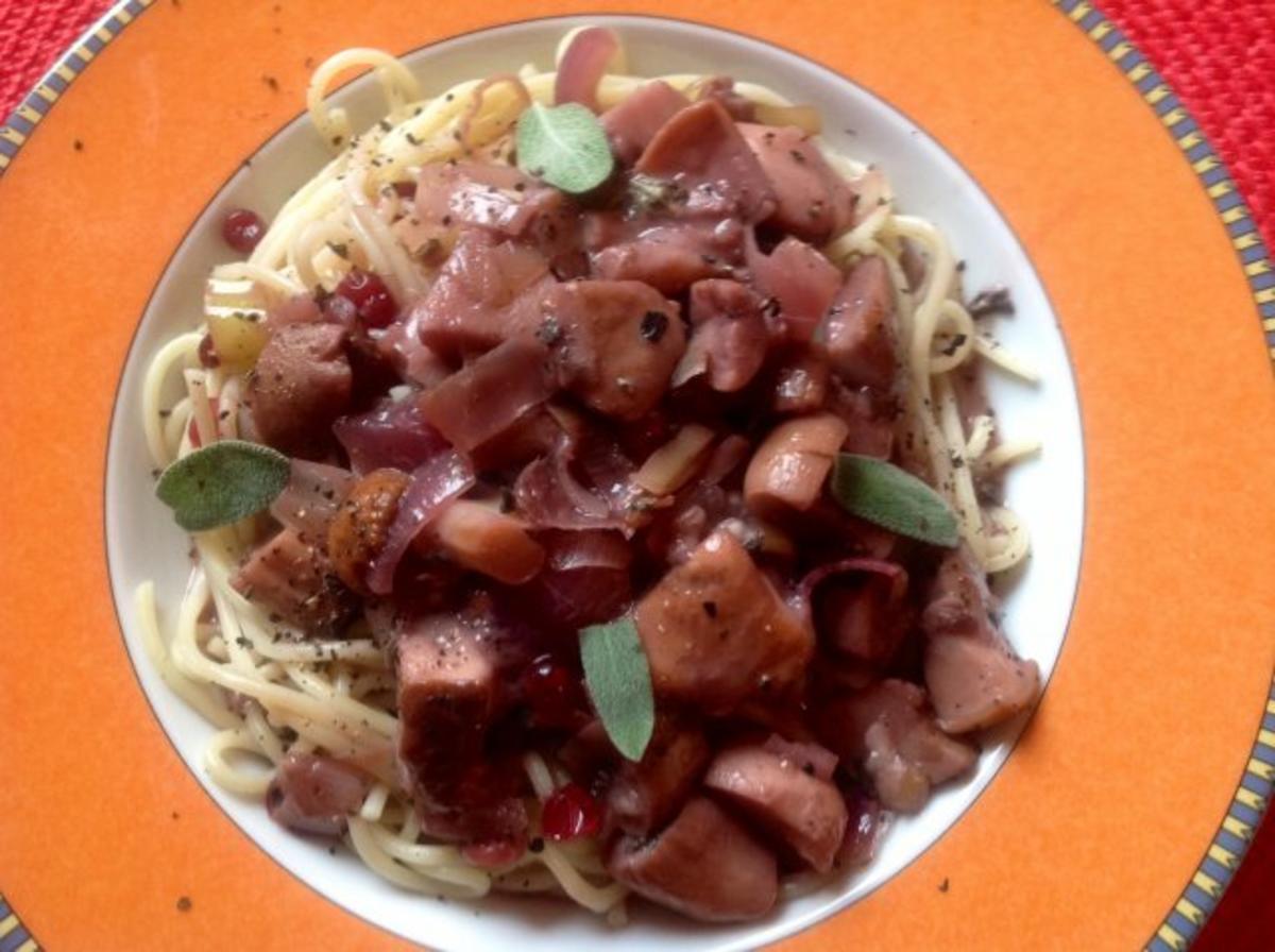 Spaghetti mit Steinpilzen in Rotwein - Preiselbeersoße - Rezept - Bild Nr. 3