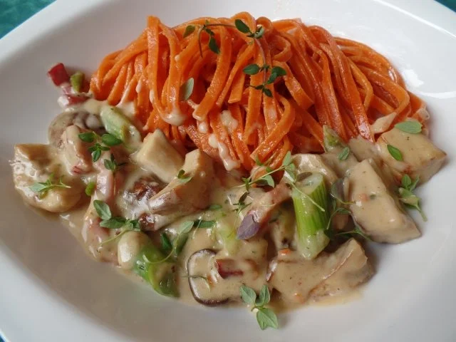 Rezept: Steinpilz-Ragout mit Bandnudeln Steinpilz-Ragout mit Bandnudeln - Rezept