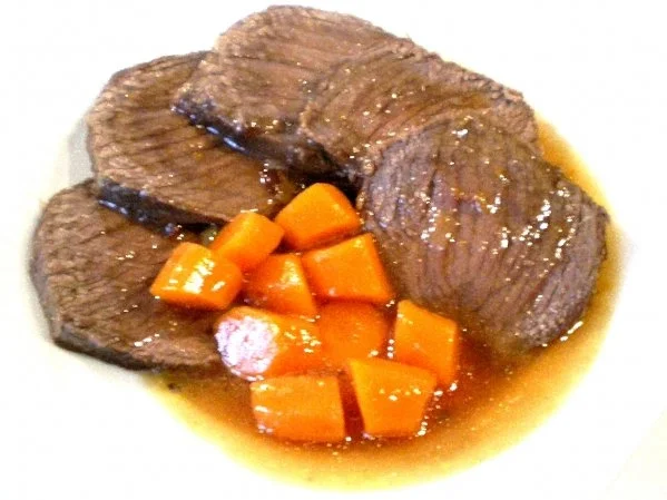Schneller Sauerbraten mit Karotten-Lauch Soße - Rezept