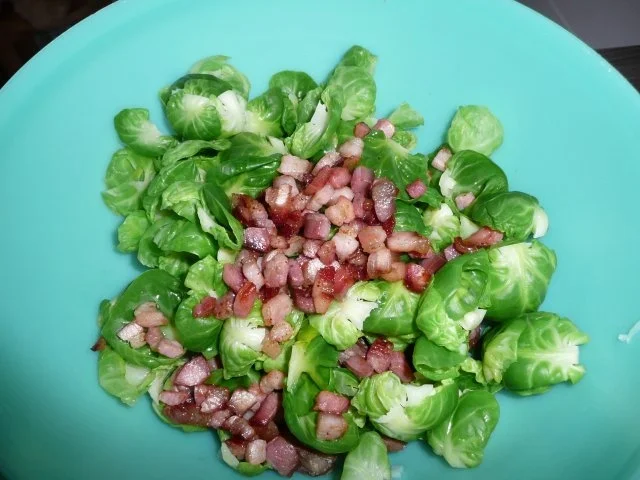Rosenkohl - Maronen -  Salat  zu Hähnchenschenkel & Majoran - Bratkartoffeln - Rezept - Bild Nr. 6