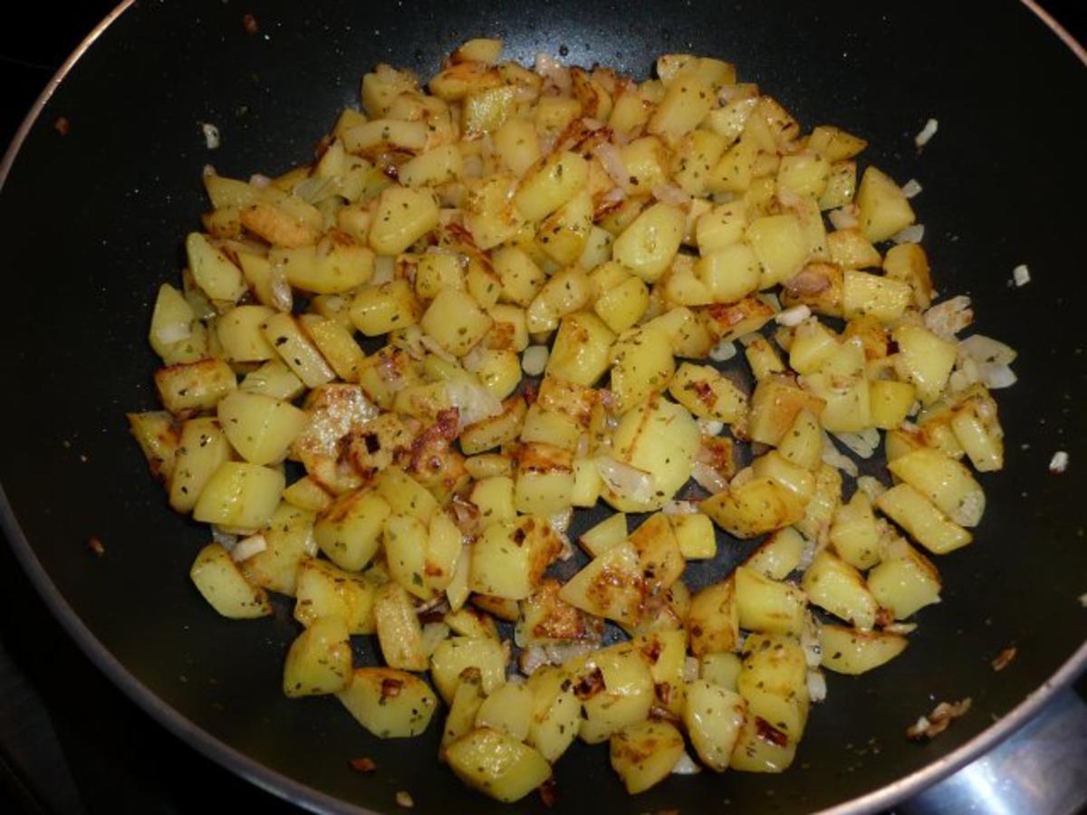 Rosenkohl - Maronen -  Salat  zu Hähnchenschenkel & Majoran - Bratkartoffeln - Rezept - Bild Nr. 8