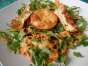 Kräuter-Souffle auf Rauke-Möhren-Salat - Rezept