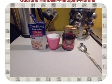 Rezept: Muffins: Himbeer-Marzipan-Muffins Bild Nr. 13 Muffins: Himbeer-Marzipan-Muffins - Rezept - Bild Nr. 13