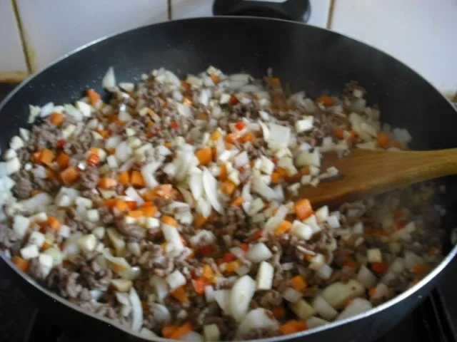 Rezept: Bunte italienische Nudeln mit pikanter Rinderhacksauce und gemischten Salat Bild Nr. 10 Bunte italienische Nudeln mit pikanter Rinderhacksauce und gemischten Salat - Rezept - Bild Nr. 10