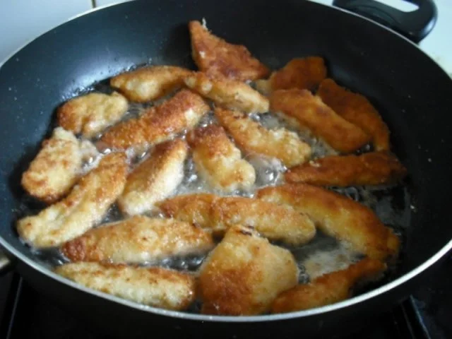 Rezept: Hähnchenchicken mit Erbsen-Möhrenblüten und Käsekartoffelstampf Bild Nr. 5 Hähnchenchicken mit Erbsen-Möhrenblüten und Käsekartoffelstampf - Rezept - Bild Nr. 5