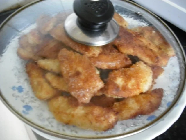 Rezept: Hähnchenchicken mit Erbsen-Möhrenblüten und Käsekartoffelstampf Bild Nr. 6 Hähnchenchicken mit Erbsen-Möhrenblüten und Käsekartoffelstampf - Rezept - Bild Nr. 6