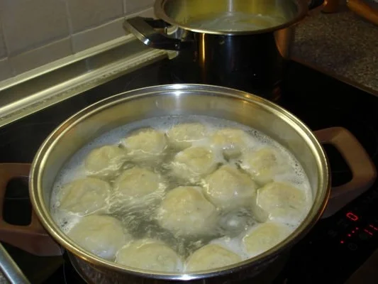 Rezept: Mohnknödel Bild Nr. 6 Mohnknödel - Rezept - Bild Nr. 6