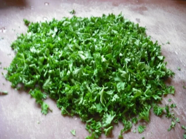 Rezept: Gekochte Eier mit Petersiliensauce und Drillingen Bild Nr. 5 Gekochte Eier mit Petersiliensauce und Drillingen - Rezept - Bild Nr. 5