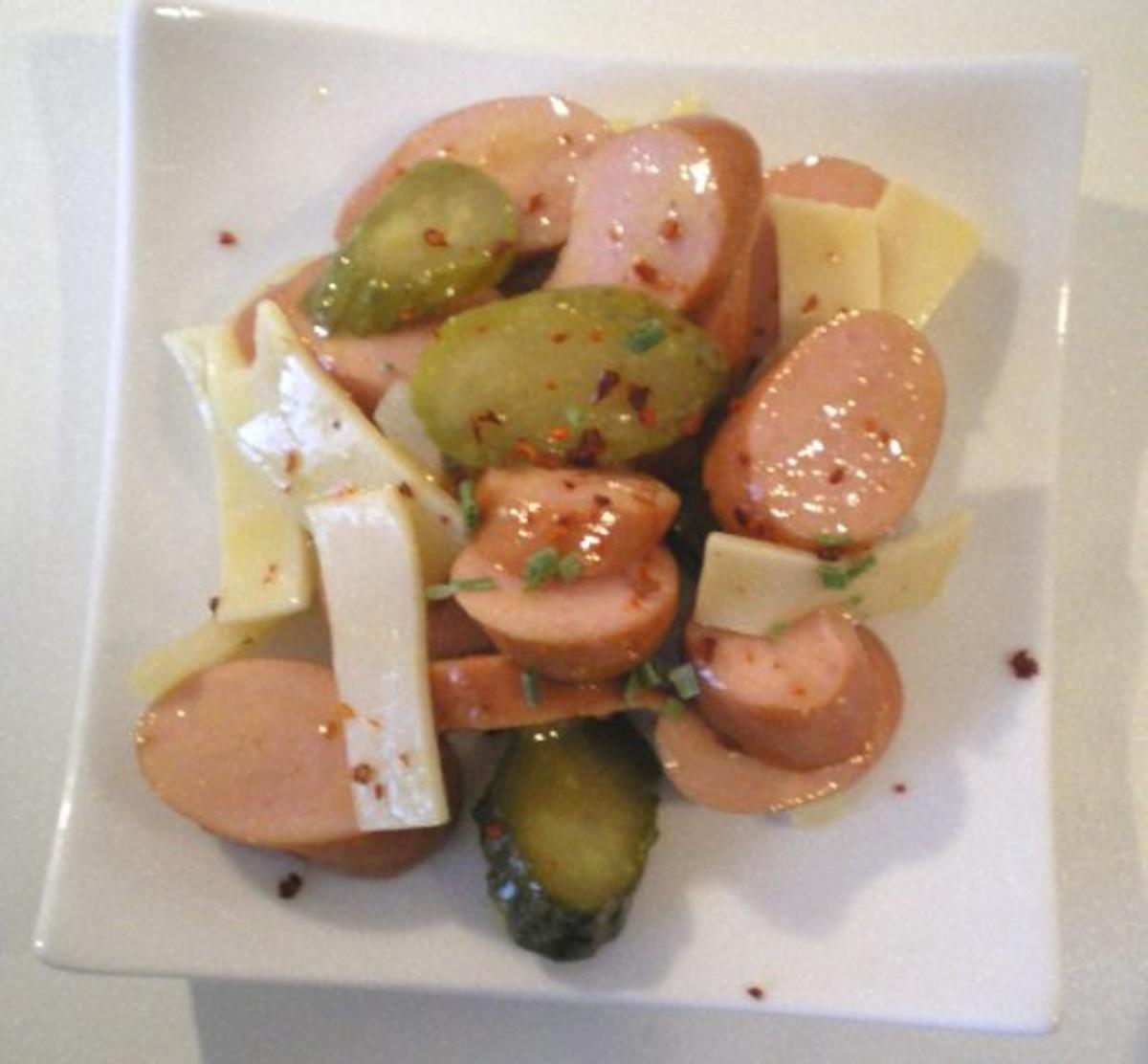 Puten Wienerle Wurst Käse Salat - Rezept