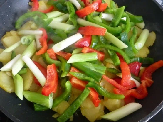 Zander mit Bratkartoffeln und Lauchzwiebeln - Rezept - Bild Nr. 4