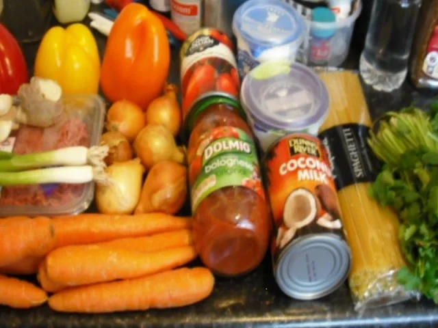 Spaghetti mit asiatischer Bolognese und gemischten Salat - Rezept - Bild Nr. 2