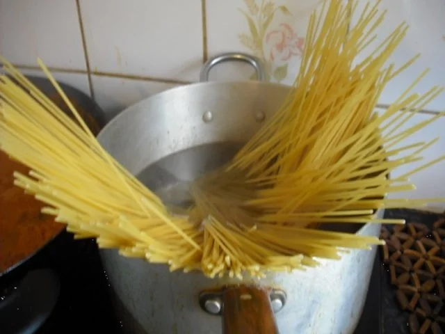 Spaghetti mit asiatischer Bolognese und gemischten Salat - Rezept - Bild Nr. 15