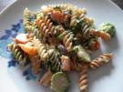 Rosenkohl  - Karotten - Pfanne mit Tricolore Nudeln. - Rezept