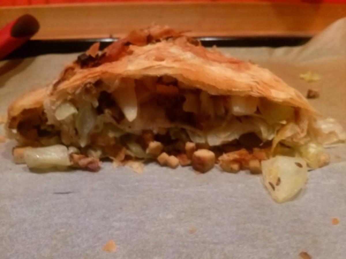 Krautstrudel (Kohlstrudel) - Rezept mit Bild - kochbar.de