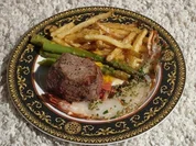 Surf and Turf mit grünem Spargel & Trufflefries - Rezept