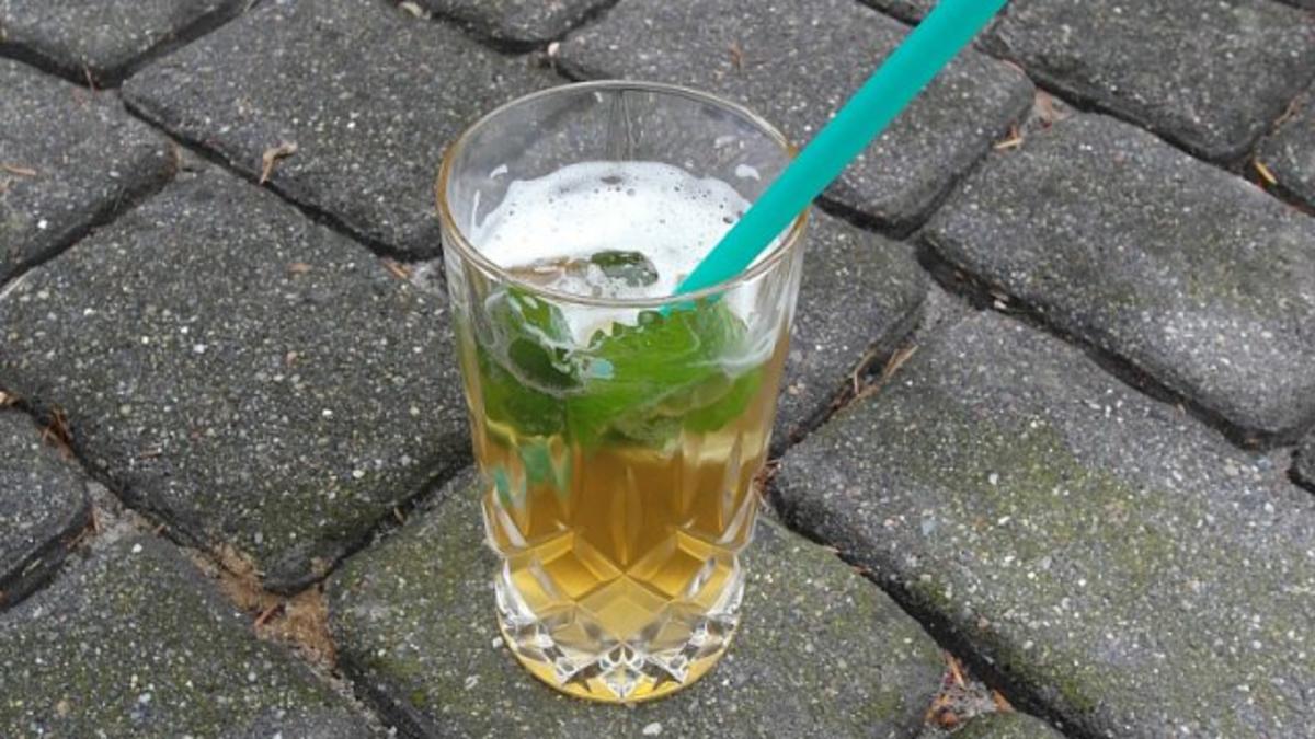 Holunder Radler on the rocks mit Minze und Limetten (Aperitif) - Rezept
By Das perfekte Dinner