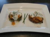 Kartoffel-Zucchini-Rösti mit Lachstatar und Crème Fraîche - Rezept