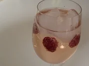 Weincocktail mit Wild Berry - Rezept