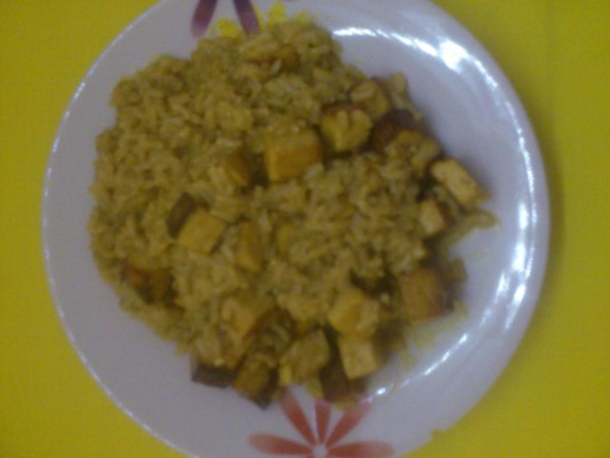 Marinierte Tofuwürfel mit Reis in einer Kokos-Curry-Sauce - Rezept - Bild Nr. 3