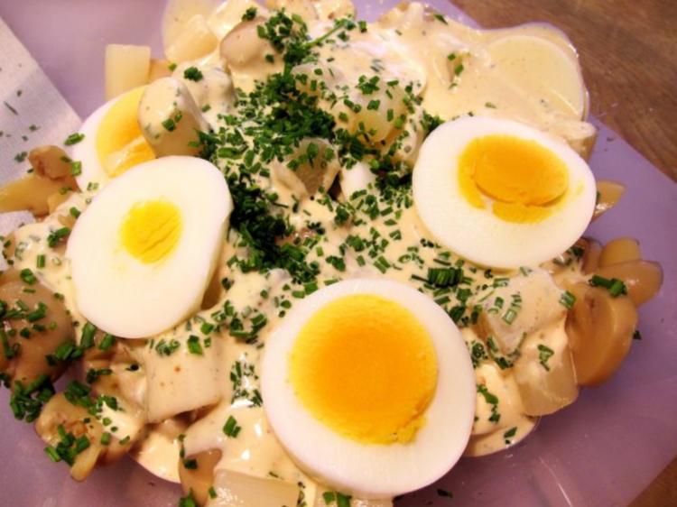Schneller Eiersalat mit Spargel und Pilzen
