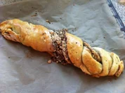 Hefezopf mit Haselnuss Pralinenfüllung - Rezept