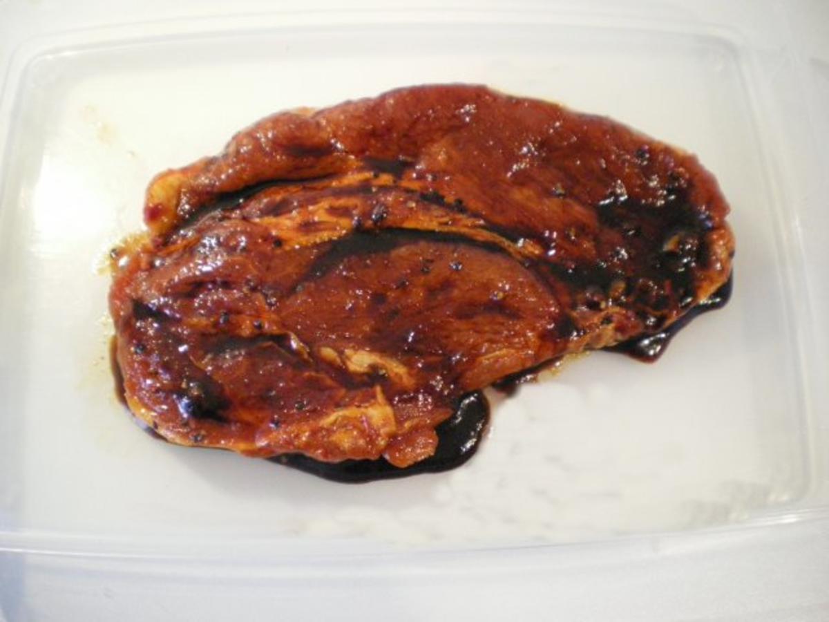 Chinesisches Schweine-Nacken Steak mit Soja-Soße mariniert - Rezept - Bild Nr. 3