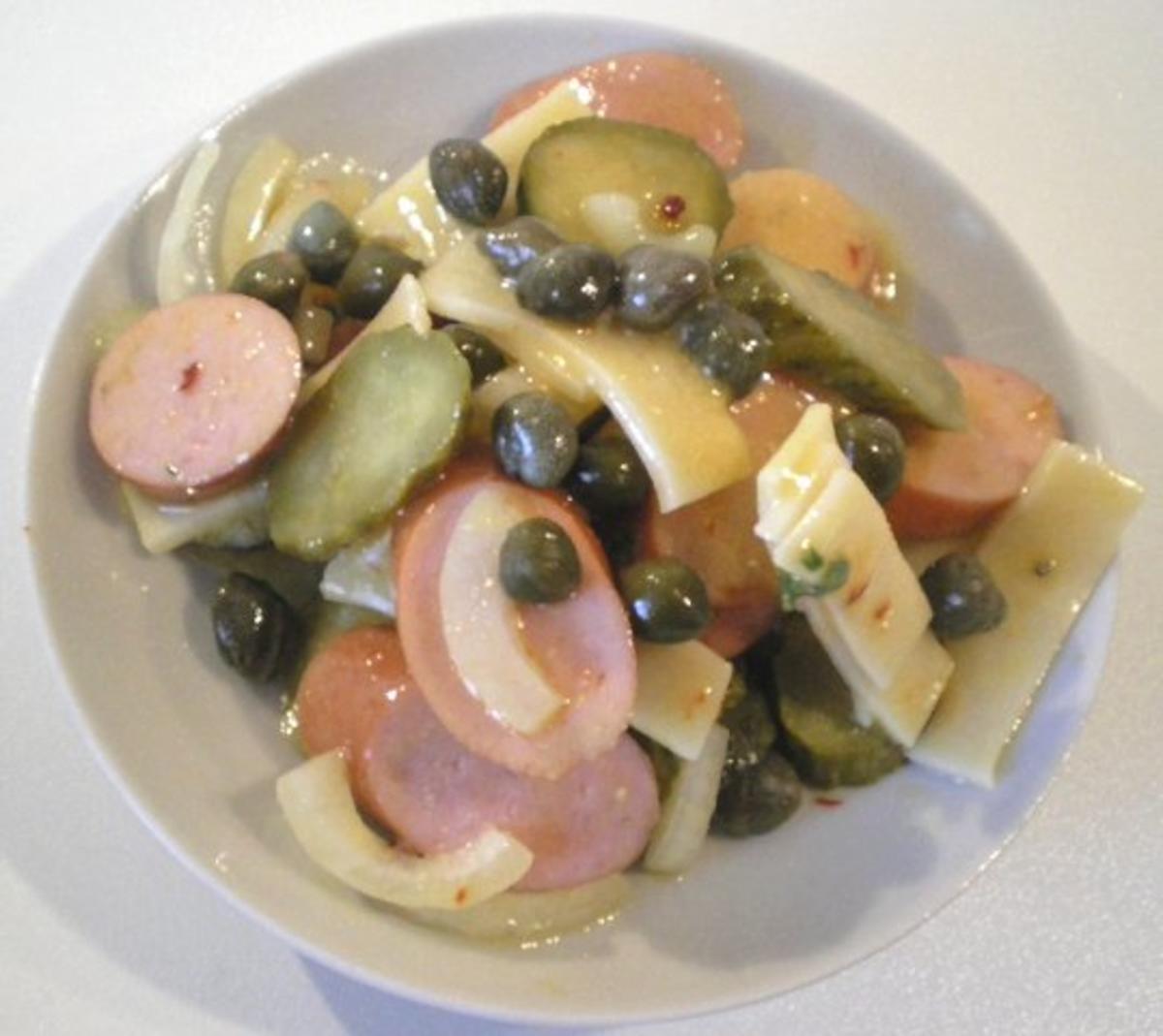 Wienerle Wurst Kapern Gurken Käse Salat - Rezept - Bild Nr. 6