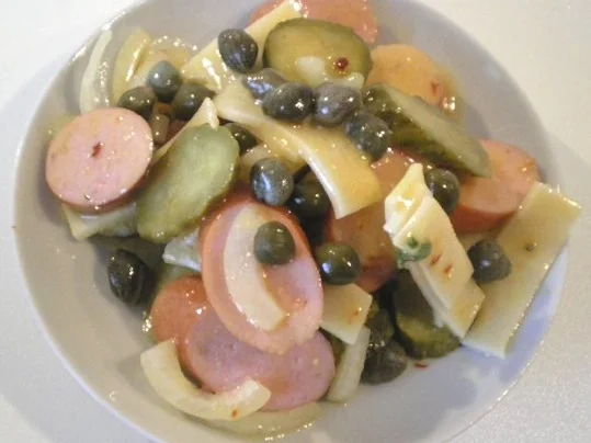 Wienerle Wurst Kapern Gurken Käse Salat - Rezept - Bild Nr. 6