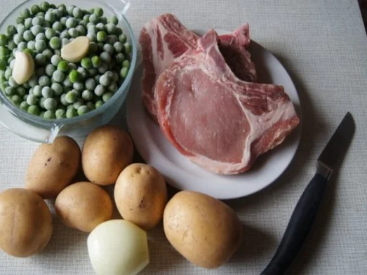 Rezept: Stielkotelett mit Erbsenpüree und Kartoffelstampf Bild Nr. 2 Stielkotelett mit Erbsenpüree und Kartoffelstampf - Rezept - Bild Nr. 2