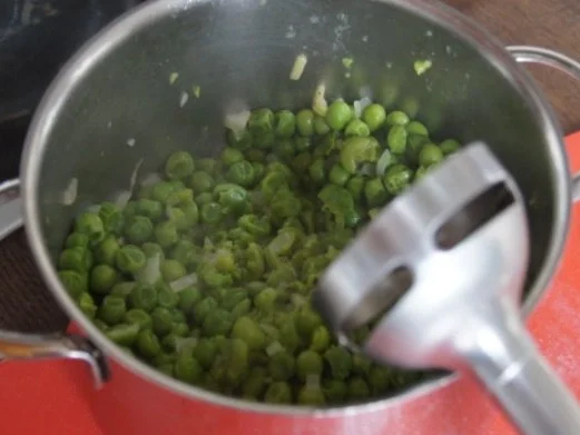 Rezept: Stielkotelett mit Erbsenpüree und Kartoffelstampf Bild Nr. 10 Stielkotelett mit Erbsenpüree und Kartoffelstampf - Rezept - Bild Nr. 10