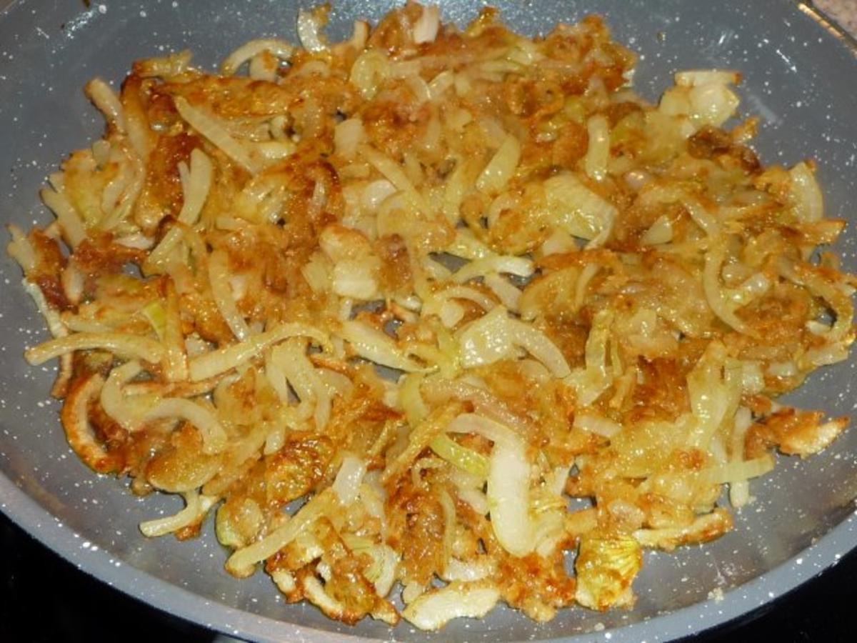 Kürbissuppe mit gerösteten Zwiebeln und Hähnchenspießchen - Rezept - Bild Nr. 4