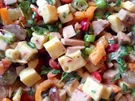 Fruchtiger Wurst-Käsesalat - Rezept