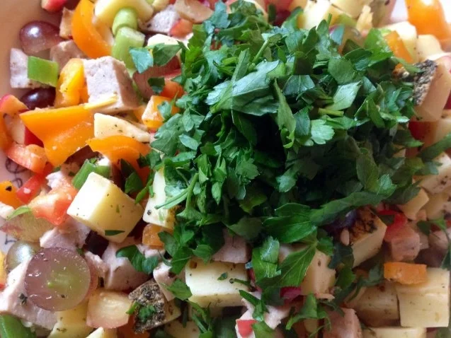 Rezept: Fruchtiger Wurst-Käsesalat Bild Nr. 11 Fruchtiger Wurst-Käsesalat - Rezept - Bild Nr. 11