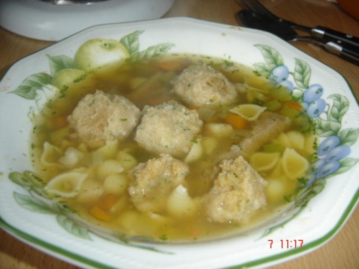 Rindfleischsuppe mit falschen Markklößchen - Rezept von Heimi