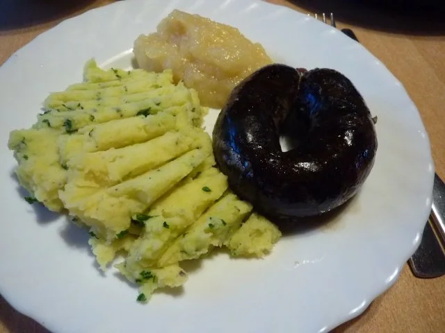 Fl: Schwein: Grützwurst mit Kartoffelstampf und Apfelmus - Rezept - Bild Nr. 12