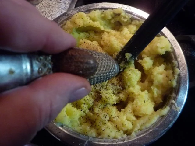 Fl: Schwein: Grützwurst mit Kartoffelstampf und Apfelmus - Rezept - Bild Nr. 5