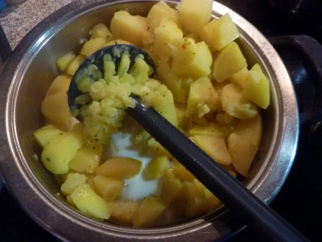 Fl: Schwein: Grützwurst mit Kartoffelstampf und Apfelmus - Rezept - Bild Nr. 4