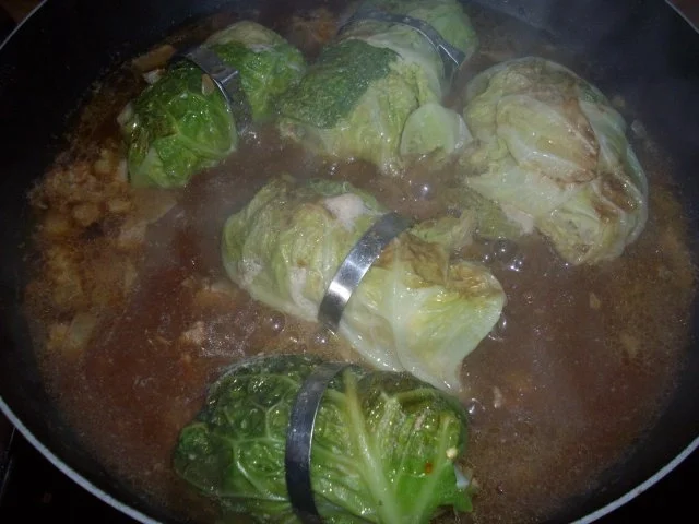 Rezept: wirsingrouladen mit rahmwirsing und salzkartoffeln Bild Nr. 9 wirsingrouladen mit rahmwirsing und salzkartoffeln - Rezept - Bild Nr. 9