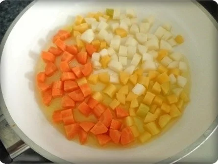 Bandnudeln nappiert mit Gemüsesauce und Fleischbällchen dazu - Rezept - Bild Nr. 12