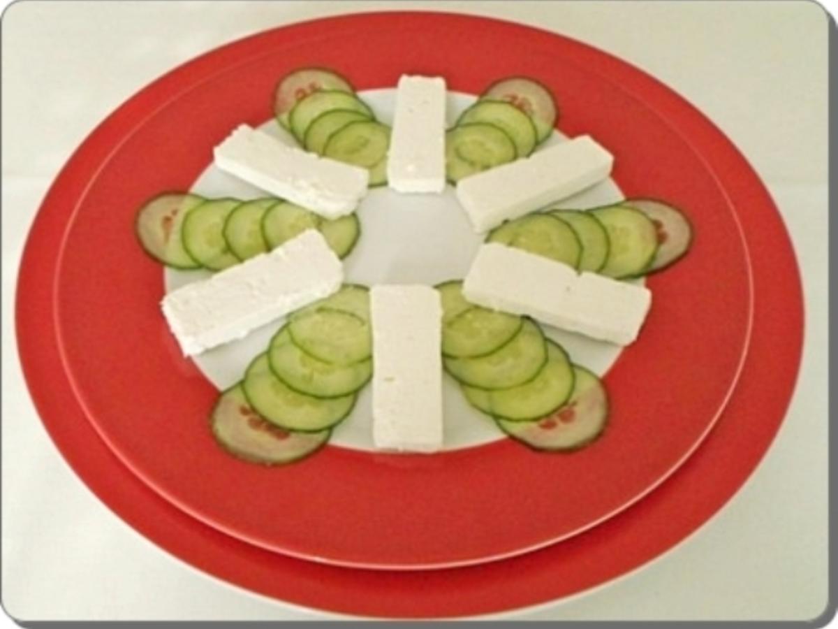 Schafskäse Salat nappiert mit leckerem Lavendel Dressing - einfach ...