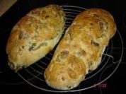 Oliven-Peperonie-Brot - Rezept