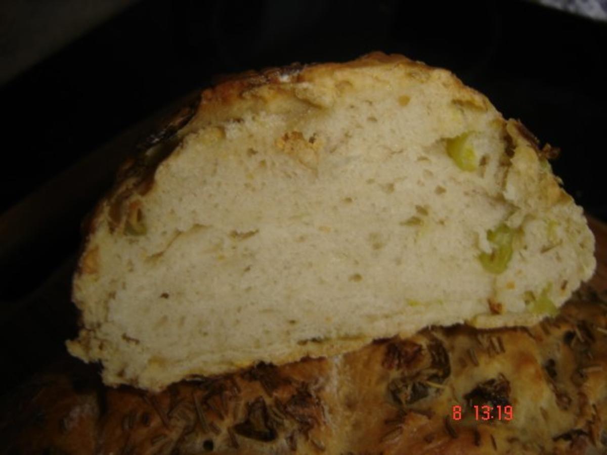 Oliven-Peperonie-Brot - Rezept - Bild Nr. 2