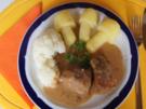 Schweinefleisch in Bier-Sahne-Sauce mit Blumenkohl und Kartoffelpilzen - Rezept