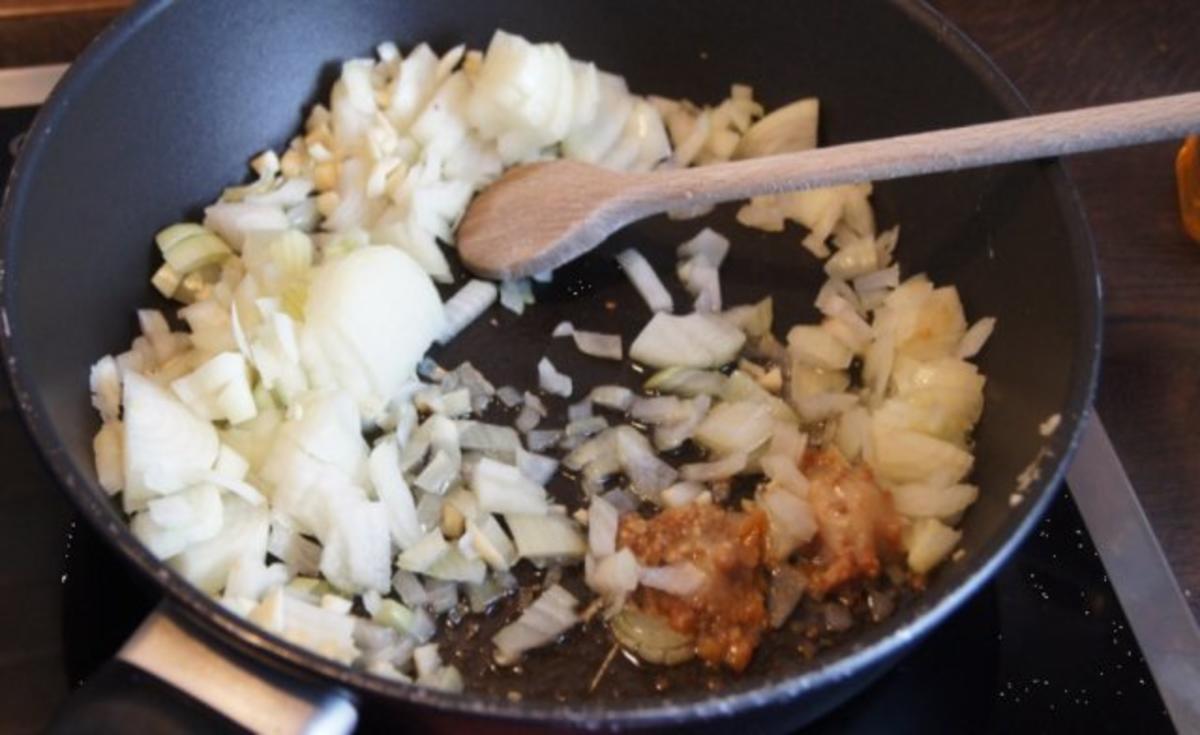 Schweinefleisch in Bier-Sahne-Sauce mit Blumenkohl und Kartoffelpilzen - Rezept - Bild Nr. 5