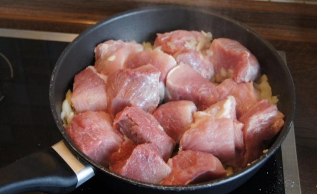 Schweinefleisch in Bier-Sahne-Sauce mit Blumenkohl und Kartoffelpilzen - Rezept - Bild Nr. 6