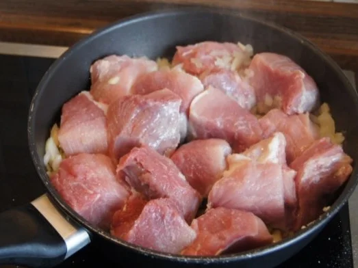 Rezept: Schweinefleisch in Bier-Sahne-Sauce mit Blumenkohl und Kartoffelpilzen Bild Nr. 6 Schweinefleisch in Bier-Sahne-Sauce mit Blumenkohl und Kartoffelpilzen - Rezept - Bild Nr. 6