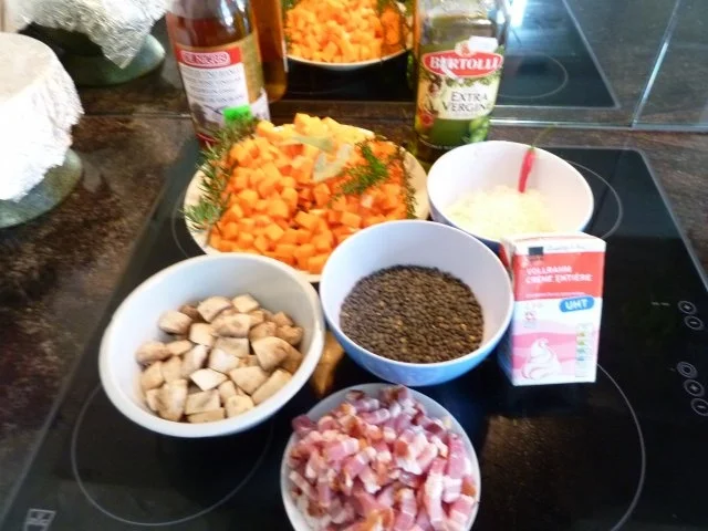 Rezept: Kürbis-Linsen Suppe mit Speck & Champignons Bild Nr. 2 Kürbis-Linsen Suppe mit Speck & Champignons - Rezept - Bild Nr. 2