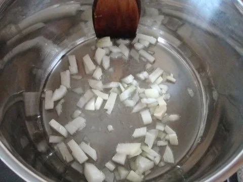 Rezept: Pilzsuppe nach "SuppenGeniesser Art" mit Käsetrilogie verfeinert Bild Nr. 6 Pilzsuppe nach "SuppenGeniesser Art" mit Käsetrilogie verfeinert - Rezept - Bild Nr. 6