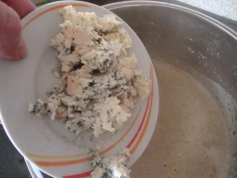 Rezept: Pilzsuppe nach "SuppenGeniesser Art" mit Käsetrilogie verfeinert Bild Nr. 13 Pilzsuppe nach "SuppenGeniesser Art" mit Käsetrilogie verfeinert - Rezept - Bild Nr. 13