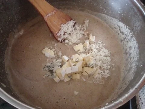 Rezept: Pilzsuppe nach "SuppenGeniesser Art" mit Käsetrilogie verfeinert Bild Nr. 14 Pilzsuppe nach "SuppenGeniesser Art" mit Käsetrilogie verfeinert - Rezept - Bild Nr. 14